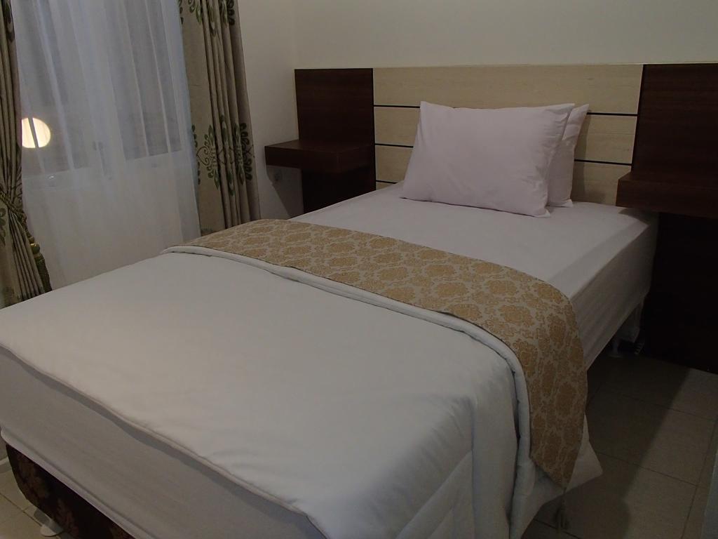 Shakila Guest House Malang Camera foto